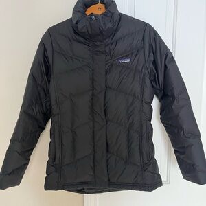 Like New! Patagonia Women's Black Puffer Jacket
